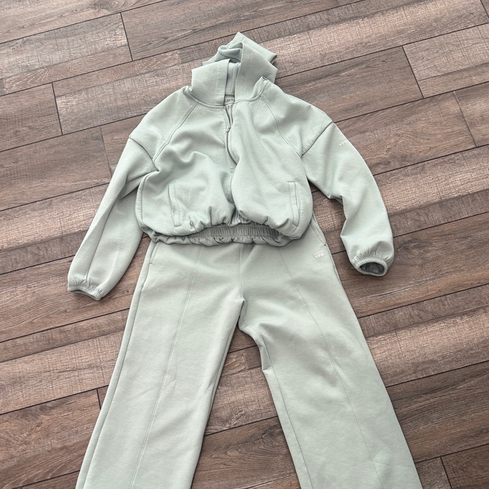 Abercrombie & Fitch Kids Light Gray Matching Set